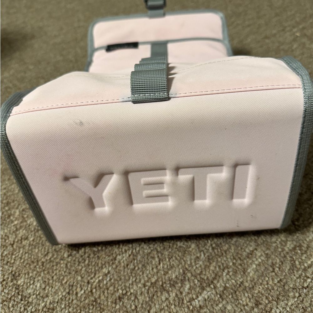 Yeti Day Trip Lunch Bag- Ice Pink - Picture 4 of 4